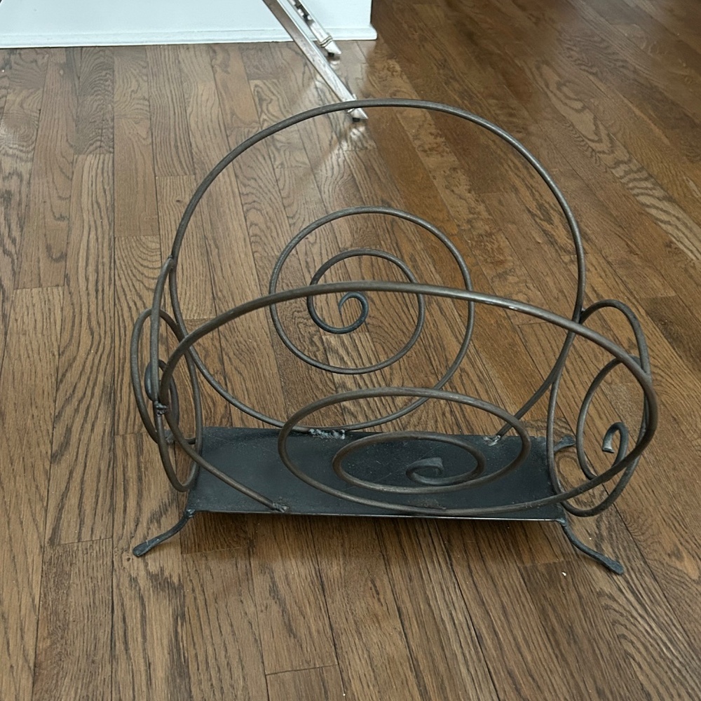 Magazine Rack - Picture 4 of 4